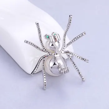 MAIKALE Kobber Spider Broche For Kvinder Zirkonia Platinum Belagte Pearl Broche Pins Passer Sjal Tilbehør Luksus Smykker Gaver